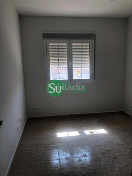 Foto ab9c08f3-0f26-434b-a69c-9bedd23c5977. Casa pareada en avenida rufino rubio 10 en Yeles