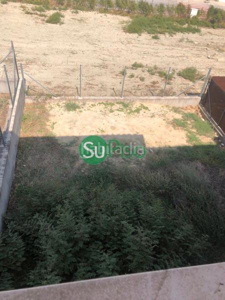 Foto c3e6fcab-4810-45aa-b9aa-cc002726aaf1. Casa pareada en avenida rufino rubio 10 en Yeles