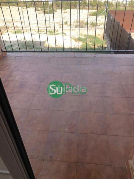 Foto cbc7927a-059c-4510-89c9-acf05f964e95. Casa pareada en avenida rufino rubio 10 en Yeles