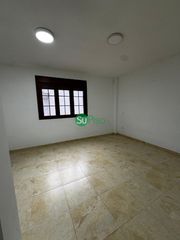 Affitto Appartamento in Avenida rufino rubio 10