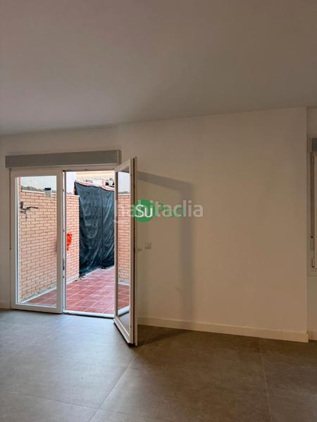 Foto 5bcb64de-e59e-42e3-ac49-84b8ac8c8d0f. Casa adossada a calle de magallanes 10 a Yuncos