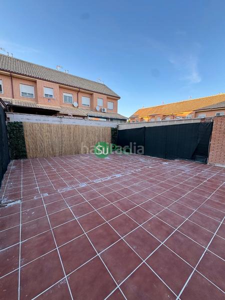 Foto 600aac6d-2f76-4a4b-867f-2b61a2da2601. Casa adossada a calle de magallanes 10 a Yuncos