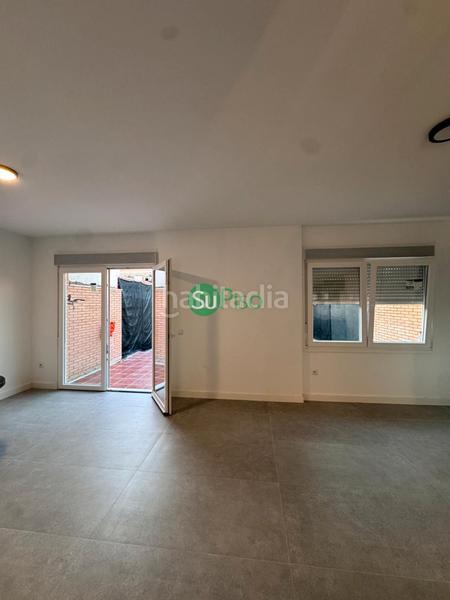 Foto 6a68d6ee-7916-41a2-b2b7-3fe916e9f725. Casa adossada a calle de magallanes 10 a Yuncos