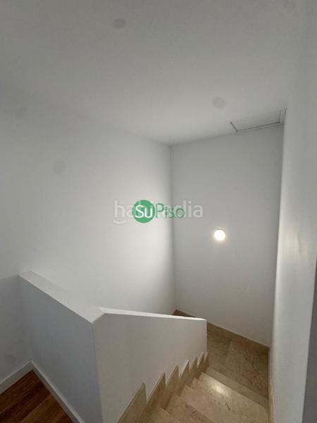 Foto 70e7eba0-0ee8-435a-bee9-b6098ff35914. Casa adossada a calle de magallanes 10 a Yuncos