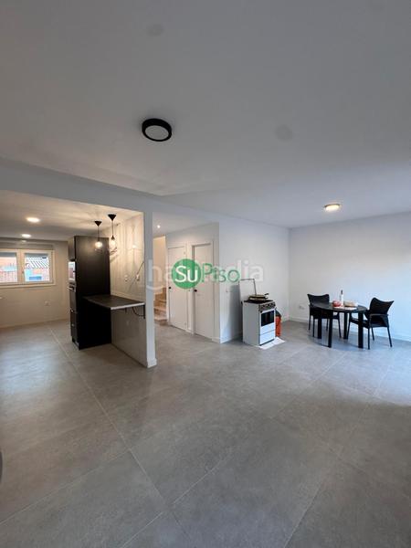 Foto b11a8c9a-9ba0-4180-84c6-328555ceaecc. Casa adossada a calle de magallanes 10 a Yuncos