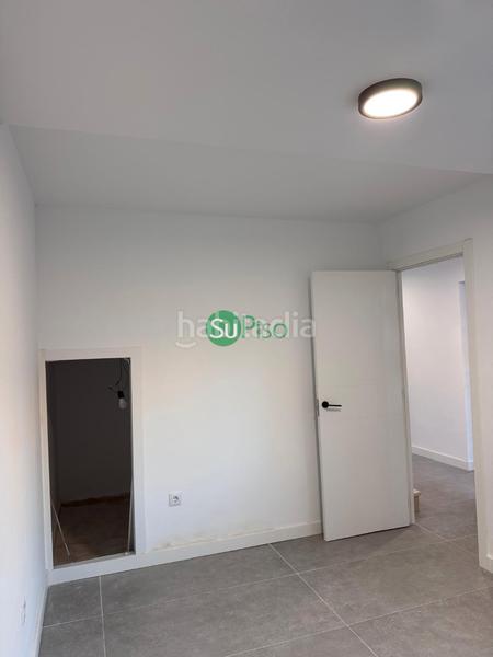 Foto d58f7190-cb2e-4544-b3e6-919fcd6eeb0e. Casa adossada a calle de magallanes 10 a Yuncos