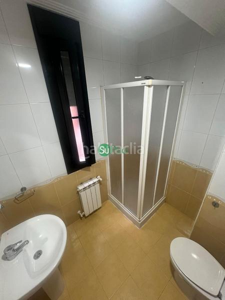 Foto 486dd949-3388-464f-b986-cb3f7140dd07. Piso en avenida rufino rubio 10 en Yeles