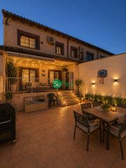 Semi detached house in Barrio estación 2c