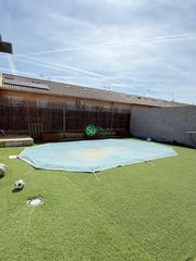 Reihenhaus in Avenida rufino rubio 14