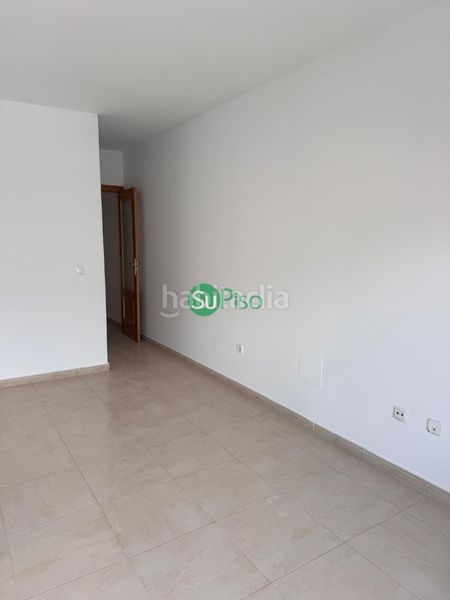 Foto cae7bf2a-6517-4762-8896-b1255430dee5. Pis a calle la bodega 5 a Magán