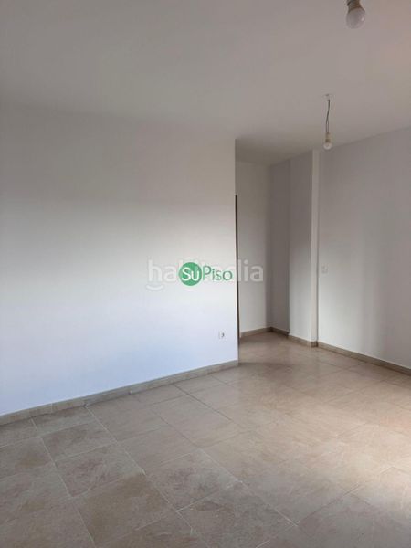 Foto a2e3aeb9-9812-4c50-b236-749478dbc7a8. Pis a calle la bodega 5 a Magán