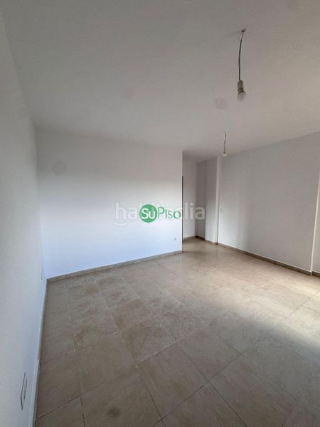 Foto b987c180-e645-49dc-ad30-d9a70d7d31ee. Pis a calle la bodega 5 a Magán