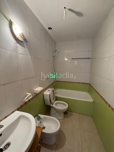 Foto d3f58b52-8096-45bd-b013-8a53916507eb. Pis a calle la bodega 5 a Magán
