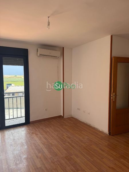 Foto b18d32d6-863f-4d31-9bb9-e0076f005201. Dúplex a calle la bodega 5 a Magán