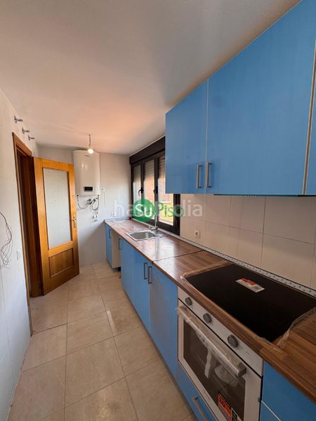 Foto b842e322-b723-4ff1-9ba2-781eb5922ddf. Dúplex a calle la bodega 5 a Magán