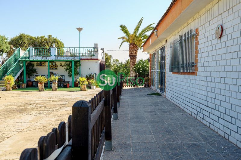 Foto 377d8786-c388-46c8-9c77-c5f801852328. Xalet amb calefacció aparcament piscina a Parque Manuel de Vega-Carretera de Ugena Illescas