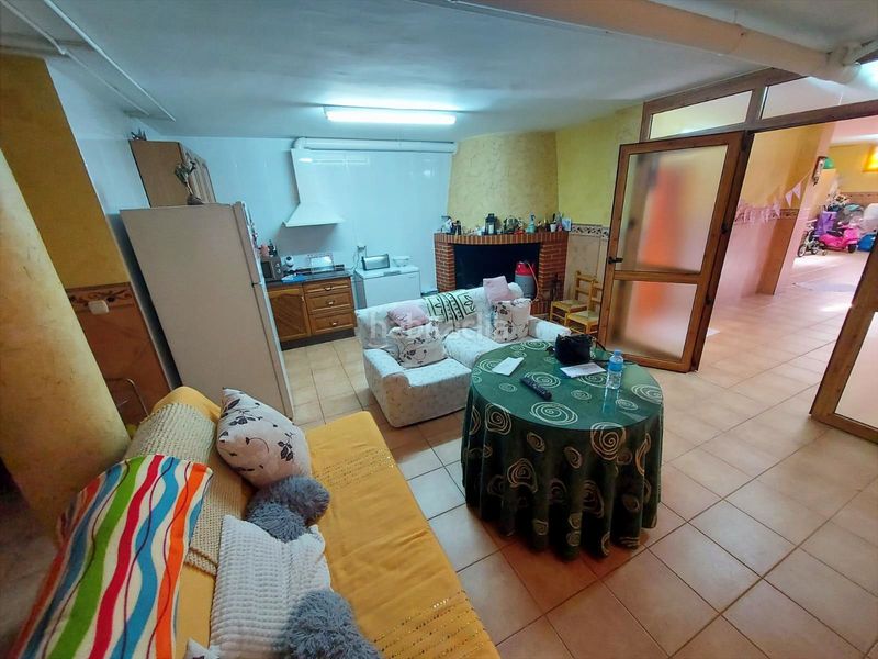 Foto 052854be-1c15-4b04-87b7-5073e5534733. Casa aparellada amb aparcament a Calasparra