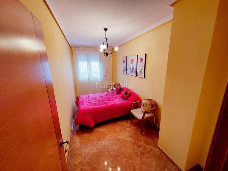 Foto 9121302a-7a11-4531-85c2-26112205563b. Casa aparellada amb aparcament a Calasparra