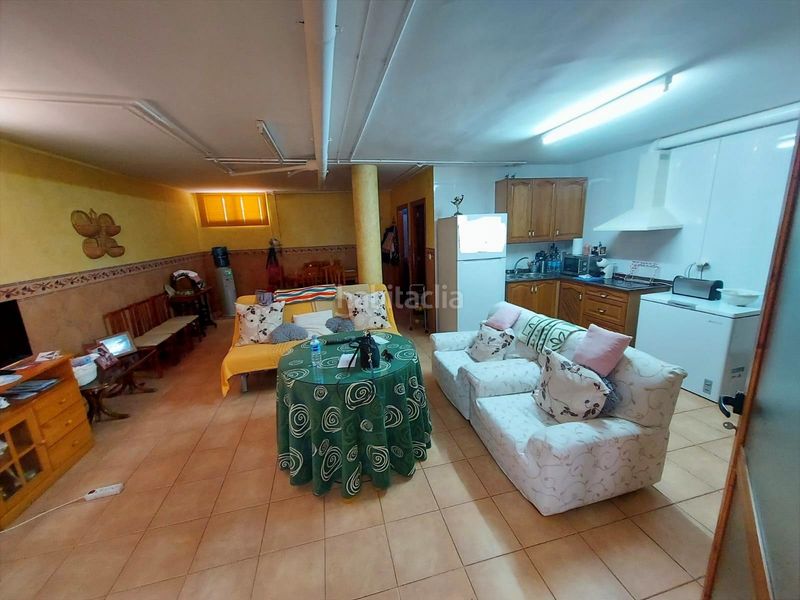 Foto d5149179-b622-46c1-9115-1e4e592ccd6b. Casa aparellada amb aparcament a Calasparra