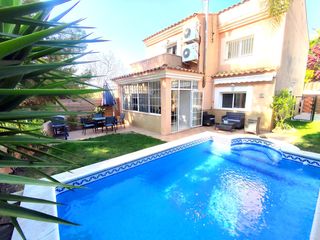 Rent Semi detached house in Casco Antiguo. Estupenda vivienda en alfinach