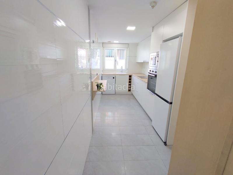 Foto e8a923cc-d764-4013-aa95-f8365dd528f0. Reihenhaus mit heizung parking in Puçol ciudad Puçol