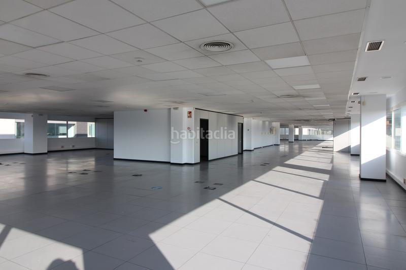 Foto 48b74236-3aa5-4e0c-92bf-1382fb3308d3. Rent office space with parking in Volpelleres Sant Cugat del Vallès