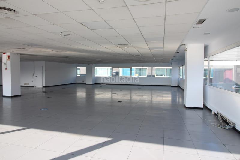Foto b7cf0f27-4c70-44a6-8d10-bffee3e701de. Rent office space with parking in Volpelleres Sant Cugat del Vallès