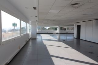 Ufficio in Volpelleres. Oficina con parking y aire acondicionado