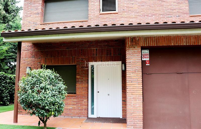 Foto 8a464a48-8616-425a-a1b4-d051659a43f9. Lloguer casa amb calefacció aparcament piscina a Sant Cugat del Vallès