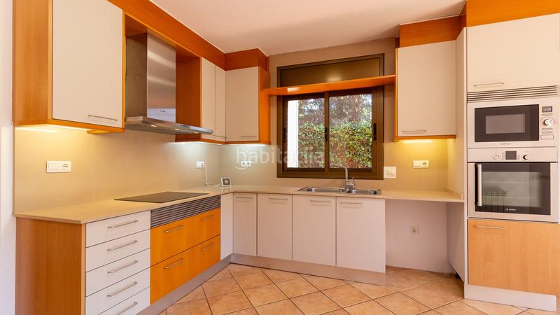 Foto 9fa0bbc0-2a6b-42b1-ba0b-f89cdcd1c212. Lloguer casa amb calefacció aparcament piscina a Sant Cugat del Vallès