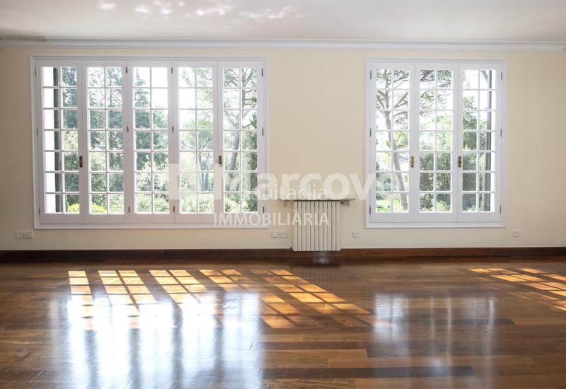 Foto 3dbf82e2-dca9-4b58-9c8c-ff153f63b2be. Casa con riscaldamento parcheggio piscina in Valldoreix Sant Cugat del Vallès