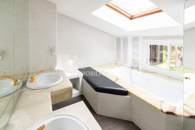 Foto b9e1cb66-f141-4883-ba75-bf9e621722a9. Casa con riscaldamento parcheggio piscina in Valldoreix Sant Cugat del Vallès