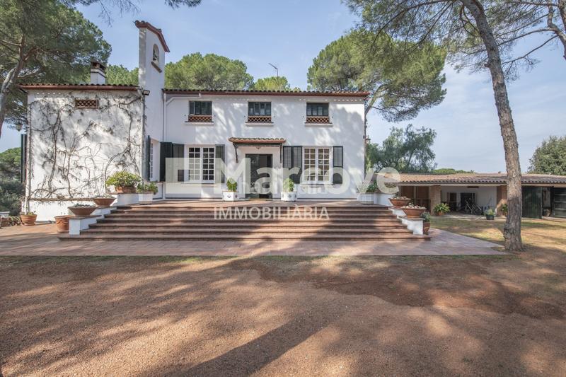 Foto ff58a417-7d3b-4da6-bea5-c2c5b37d8ab4. Casa con riscaldamento parcheggio piscina in Valldoreix Sant Cugat del Vallès