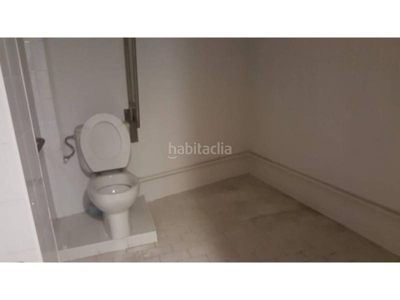 Foto fa57e4d8-dca0-4d4e-8297-f0ddb37a7b5d. Alquiler oficina -z. paseo. de alquiler el centro en un edificio singular de 90 m2 de alquiler. uso ideal para oficina. dispone en Manresa