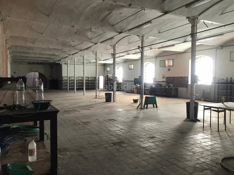 Foto d99f19e7-224b-40b1-9d7e-a11e467884ee. Fabrikhalle in Navàs