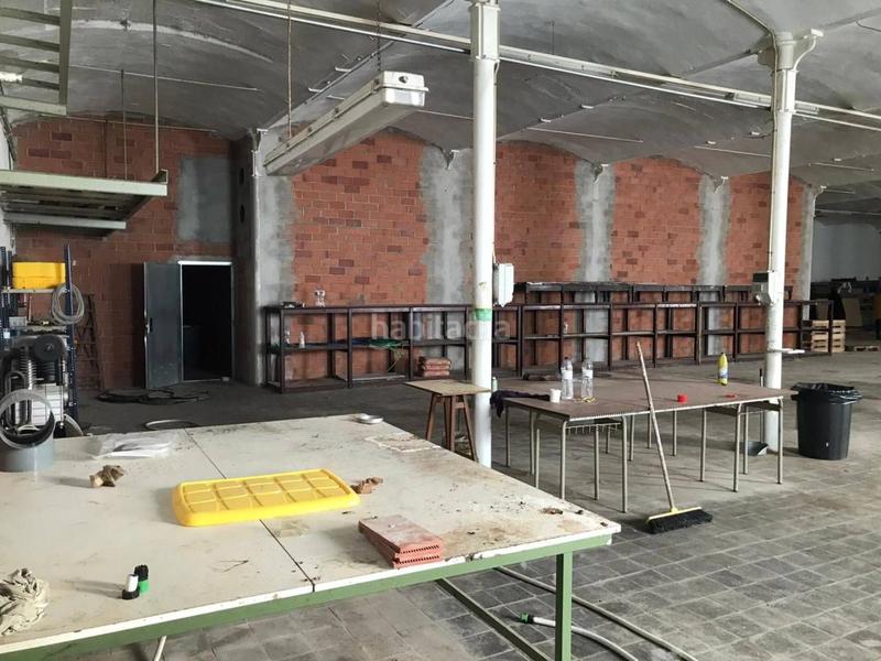 Foto fba8d783-318f-41e9-80fa-2fc1529f20f7. Fabrikhalle in Navàs