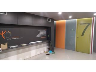 Location Local commercial  Carrer de barcelona. Despachos en alquiler en la zona pl. bages