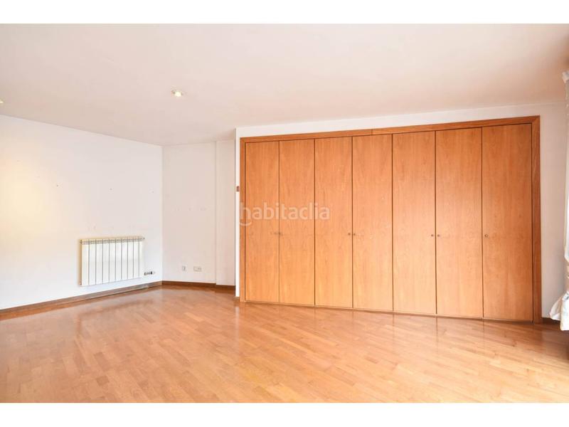 Foto 10e4575d-685b-495a-939e-64829f6e008a. Dúplex amb calefacció a Plaça Catalunya Manresa