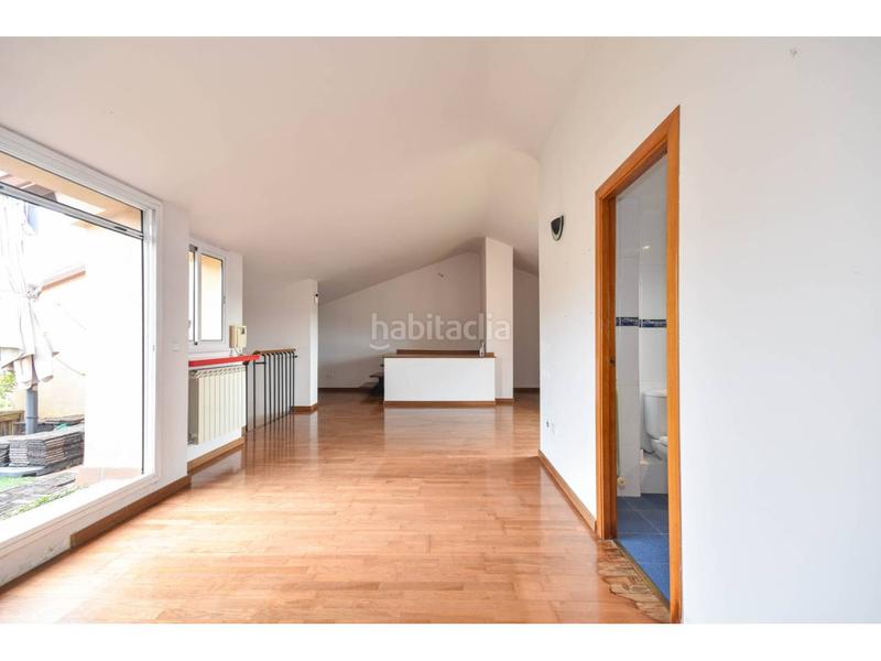 Foto 31637270-832b-4dc2-b97a-61bdc7167629. Dúplex amb calefacció a Plaça Catalunya Manresa