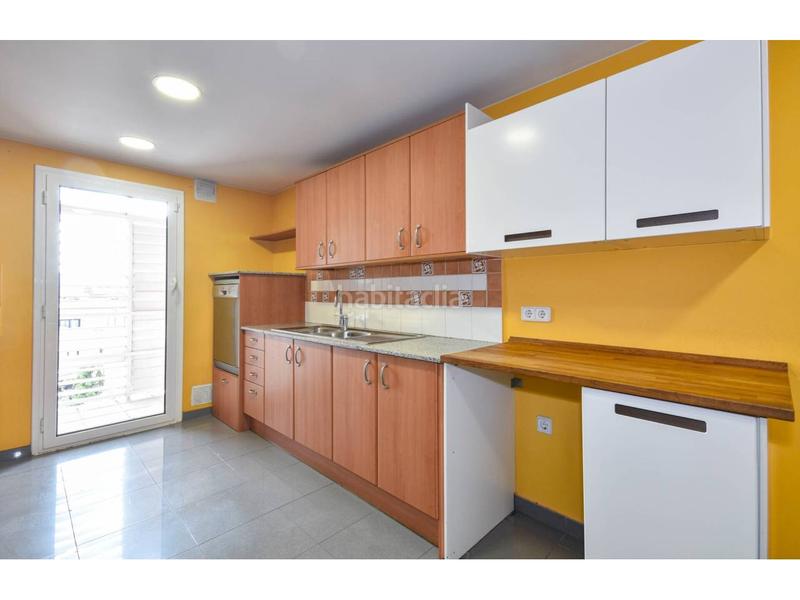 Foto 343d0eb7-265d-4ef9-900c-4d41fcd30f63. Dúplex amb calefacció a Plaça Catalunya Manresa