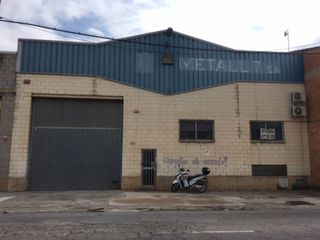 Bâtiment à usage industriel à Congost-Santa Caterina. Nave industrial en venta en la avenida pirelli