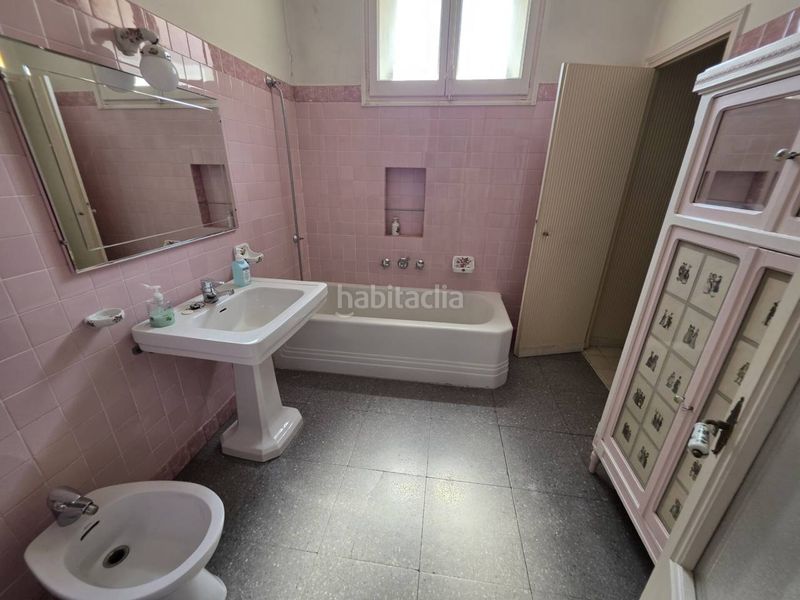Foto fe90d1c2-d287-4dee-aaa0-56cb83482666. Edificio in Barri Antic Manresa