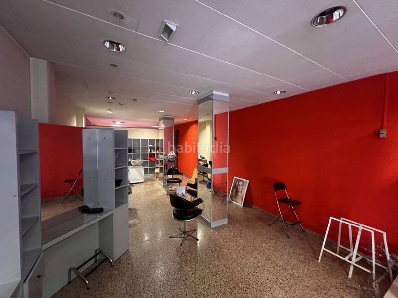 Foto c41f9f4c-e9bb-4c7c-9917-60c70bb2a17c. Local comercial a Plaça Catalunya Manresa