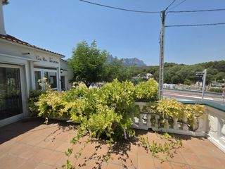 Miete Geschäftsraum in Calle camí de l´estació 9. Restaurante equipado, con terrazas y vistas a montserrat  vacari