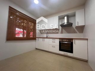 Etagenwohnung in Font dels Capellans - Sagrada Familia. Piso en venta en el guix de manresa