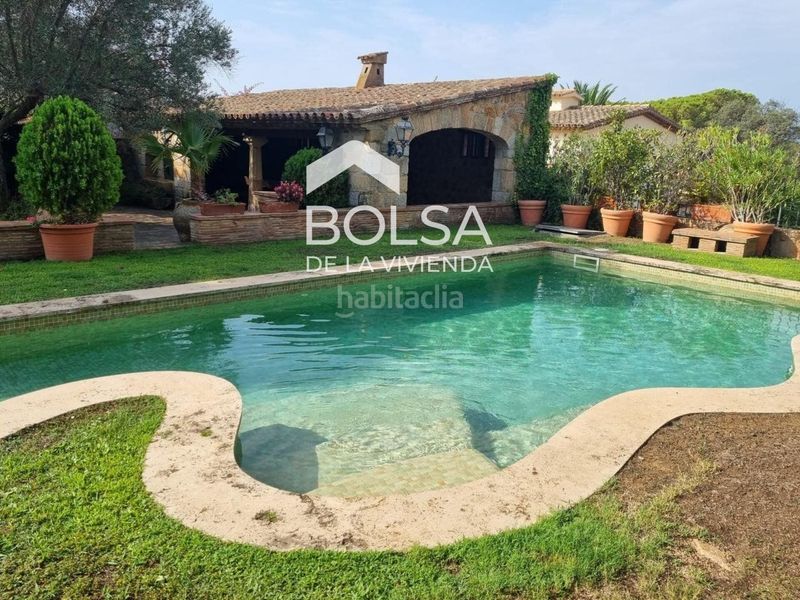 Foto c8de02d8-1813-4d06-82aa-e6104080e2a7. Xalet amb aparcament piscina a Fenals Platja d´Aro