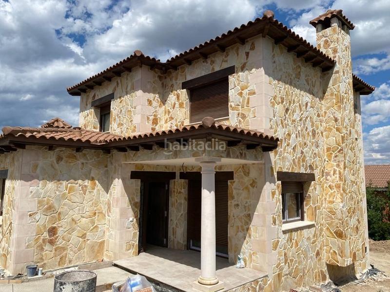 Foto 4745548e-571a-4e67-accf-820c8ba823a0. Casa aparellada a Casar (El)