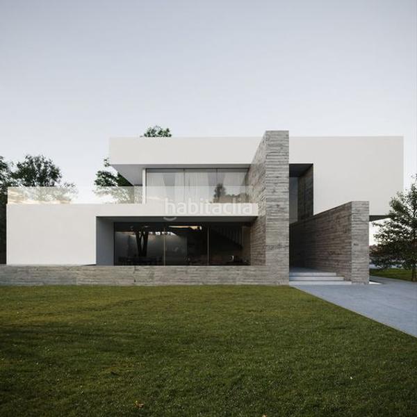 Foto afdc7a43-9c5e-4940-b015-55e3ce77ed27. Casa bifamiliare in Loeches