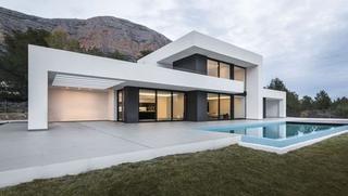 Maison à Miraflores de la Sierra. Arauzooliveros