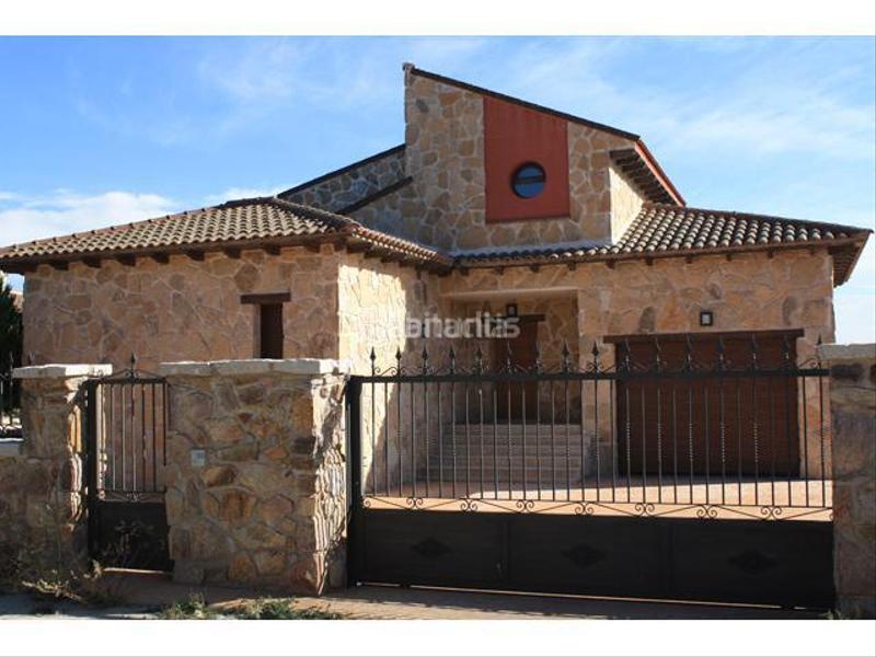 Foto 5b57c902-ec6c-416b-ae5c-6b019f8424e4. Xalet 100m<sup>2</sup> a calle carretera de fuentelsaz 23 a Casar (El)